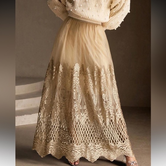 Vintage Lace Hollow-Out A-Line Elegant Cream and Gold Women's Skirt - Picture 3 of 8